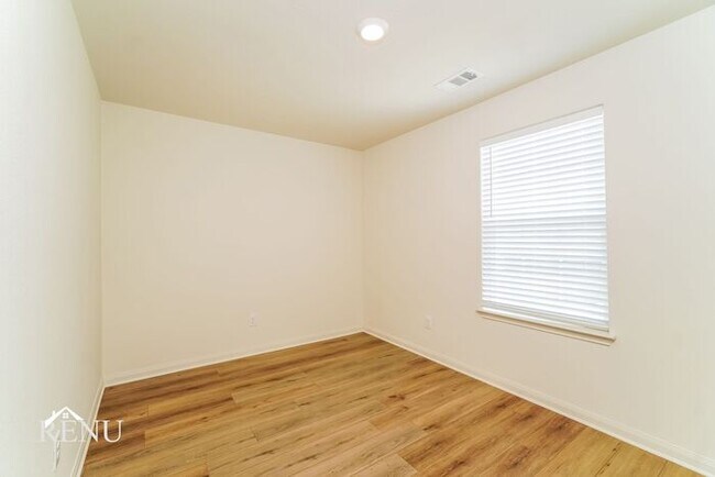 Building Photo - Coming Soon!