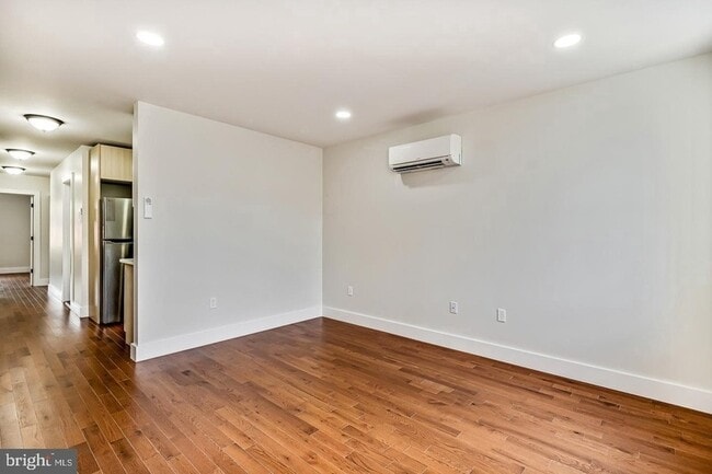 Building Photo - 182 E Huntingdon St