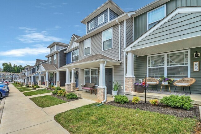 Building Photo - 253 Woodland Vly Ln