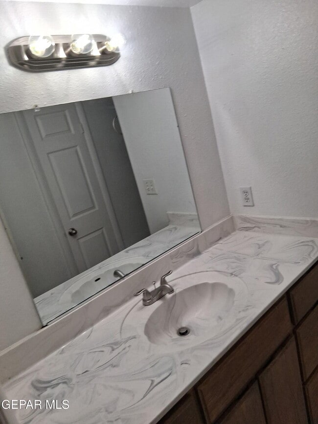 Building Photo - 2807 Beachcomber Dr