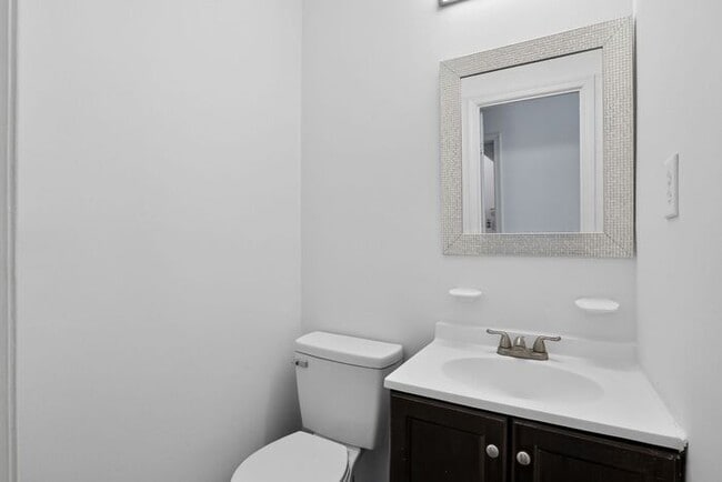 Building Photo - 21864 Ronald Dr