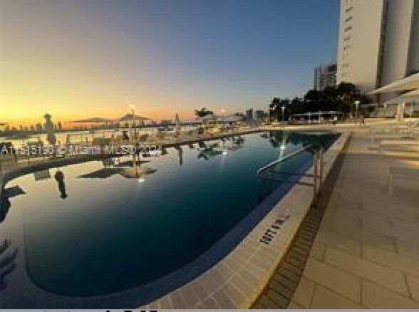 Building Photo - 1000 West Ave