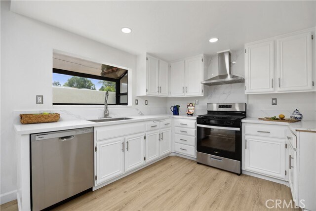 Building Photo - 1348 Sandia St