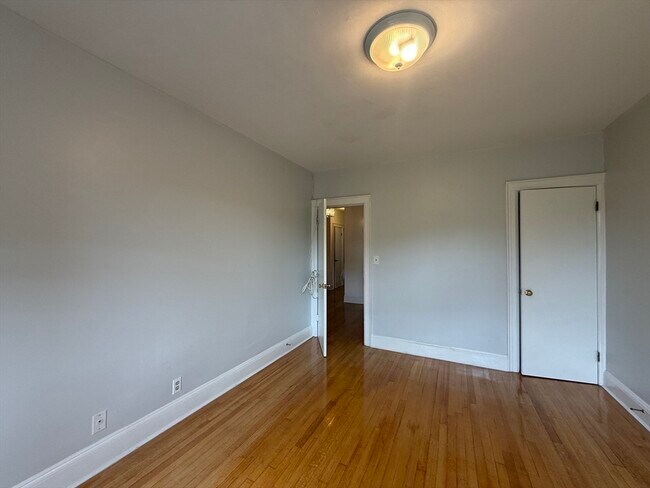 Building Photo - 145 Englewood Ave
