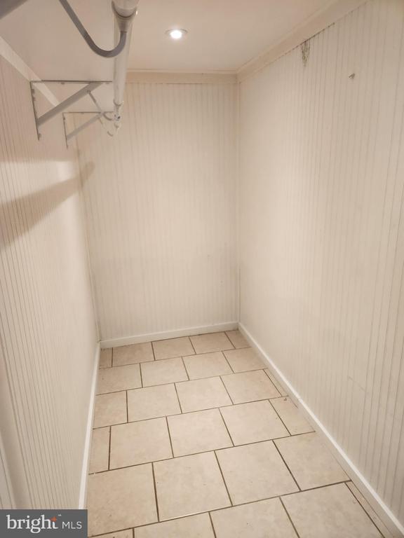 Building Photo - 501 S Seminary St