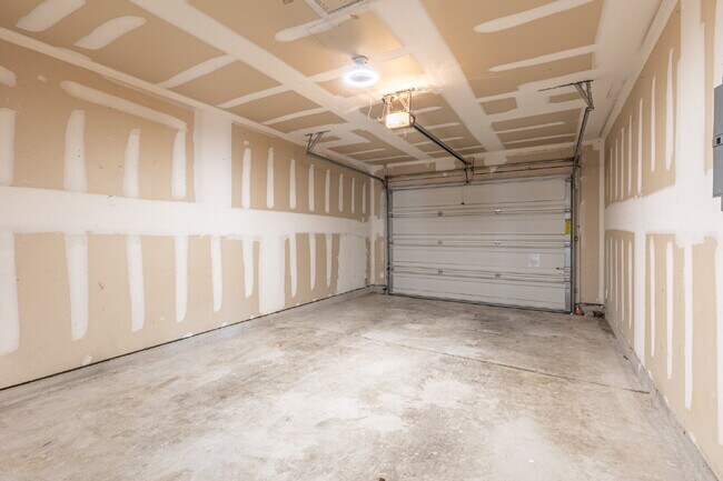 Building Photo - 2319 Salmon Creek