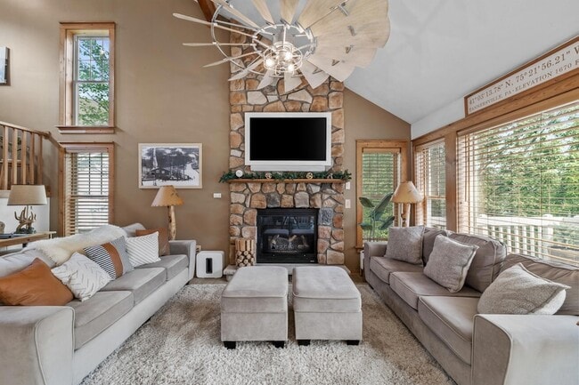Building Photo - 358 Juniper Ct