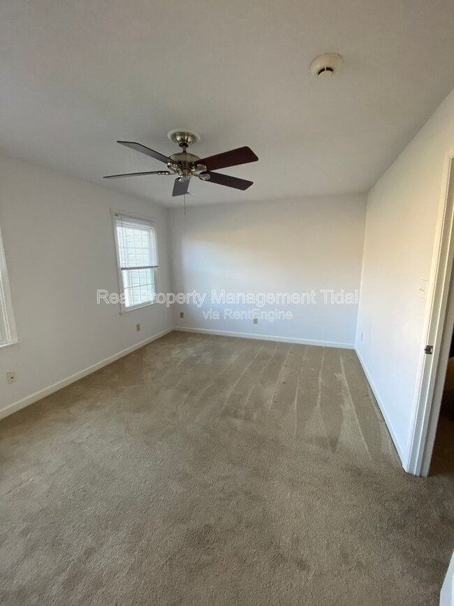 Building Photo - 610 Guy Ln