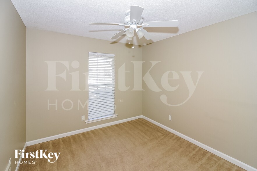 Building Photo - 2554 Plum Creek Dr