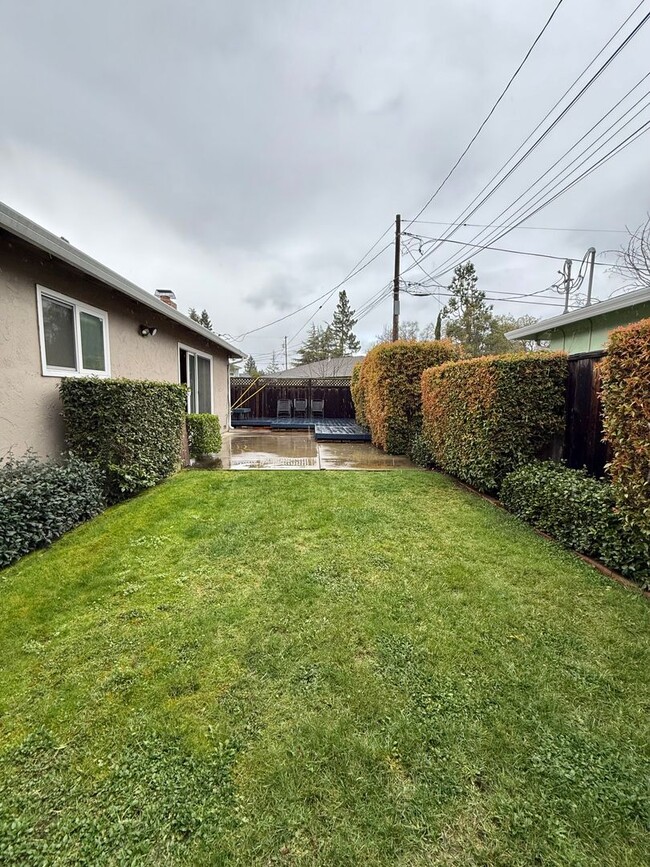 Building Photo - 87/89 Starr Way