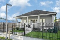 Building Photo - 304 Milby St