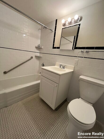 Building Photo - 16 Monmouth Ct