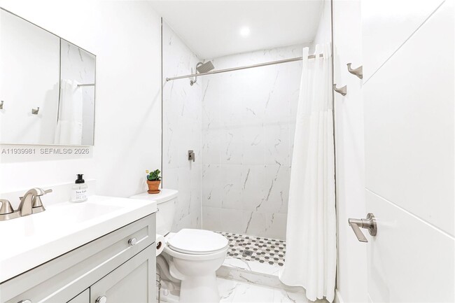 Building Photo - 2911 NW 5th Ct