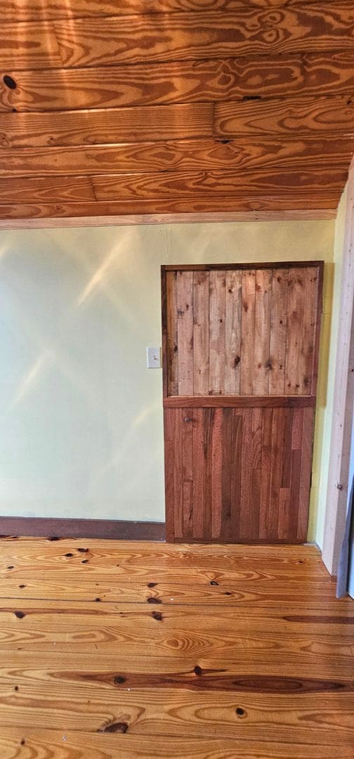 Building Photo - Private Log Cabin Home Peaceful Country Living on Acreage