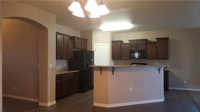 Building Photo - 14328 S Cave Ave