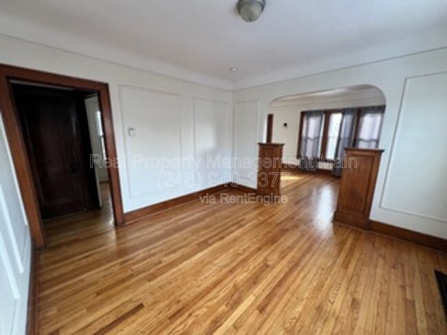 Building Photo - 9176 Chamberlain St