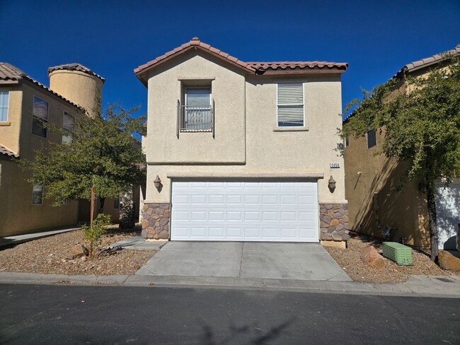 Building Photo - 3 BED, 2 1/2 BATH, 2 CAR GARAGE 2 STORY HO...