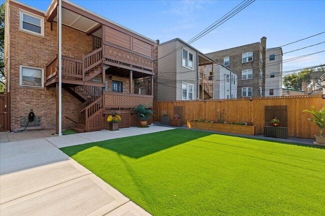 Building Photo - 6422 N Seeley Ave