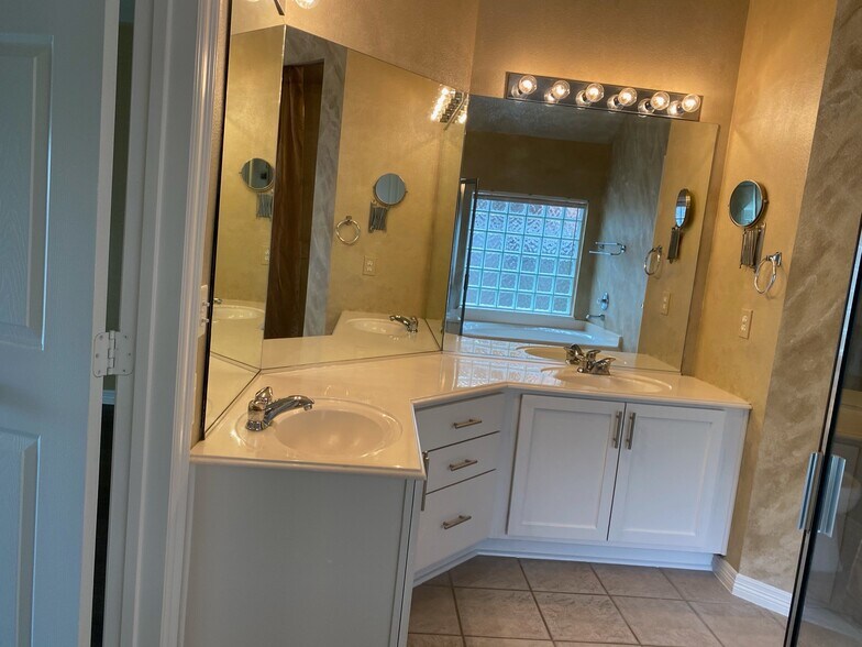 Building Photo - 19314 Colony Trail Ln