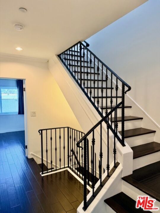 Building Photo - 917 N Sierra Bonita Ave