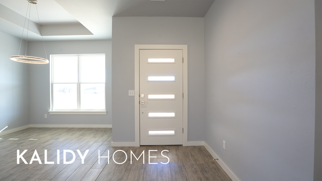 Building Photo - 305 Kirks Holw