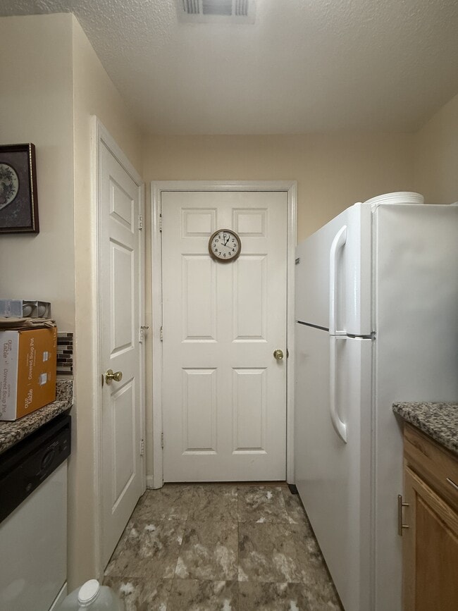 Building Photo - 1231 Ladys Island Dr