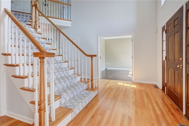 Building Photo - 83 Angels Path