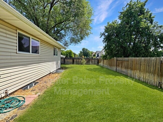 Building Photo - 5603 Centerbrook Dr