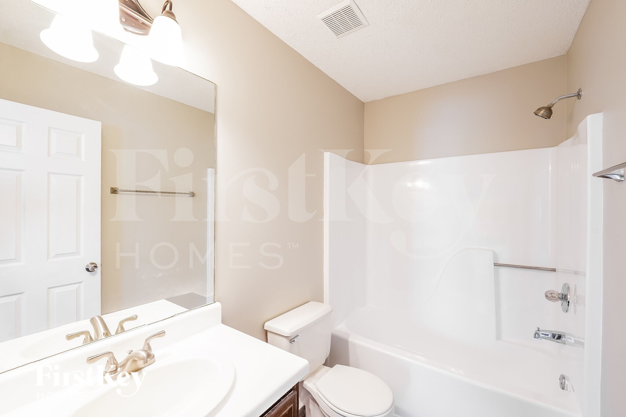 Building Photo - 6768 Crossbrook Ln