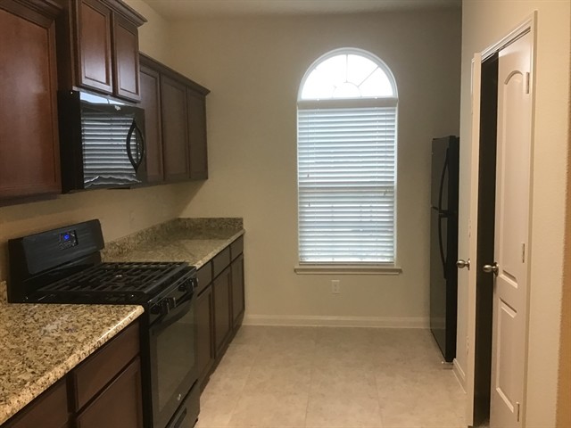 Building Photo - 9055 Lone Cypress Dr