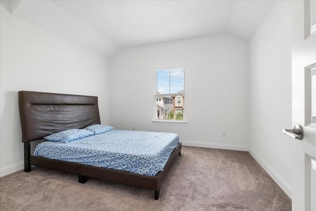 Building Photo - 240 Inlet Ln