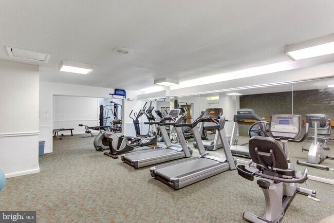 Building Photo - 5340 Holmes Run Pkwy
