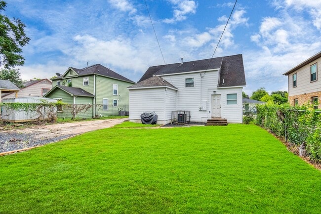 Building Photo - 3315 Rosedale St