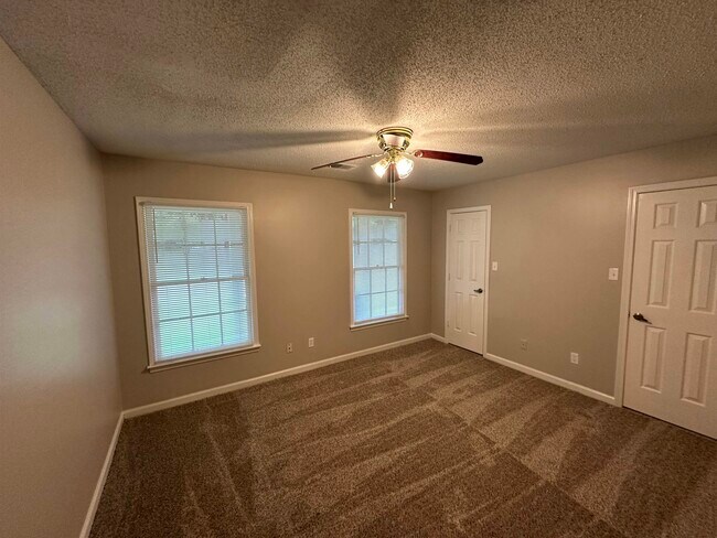 Building Photo - 4439 Green Creek