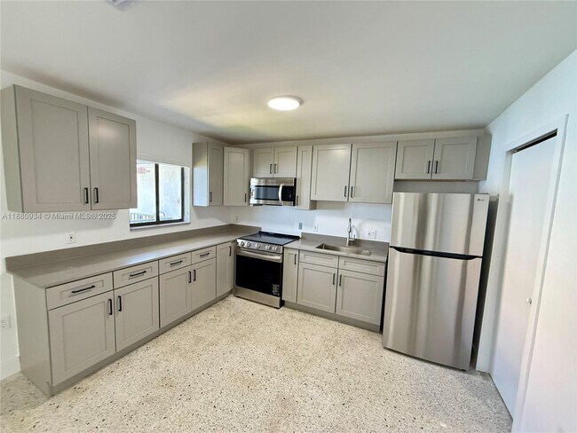 Building Photo - 180 NE 57th St