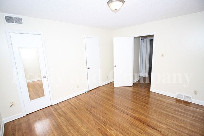 Building Photo - 5072 Cresser St