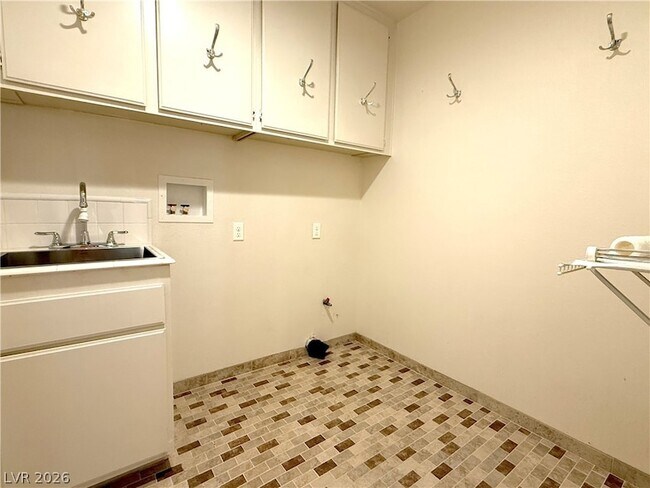 Building Photo - 3128 Donnegal Bay Dr