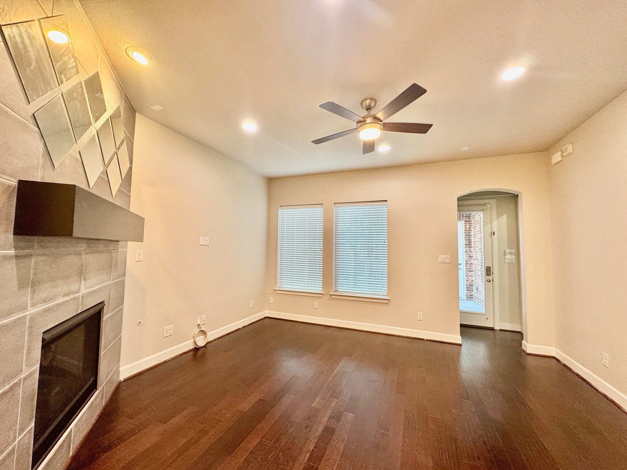 Family Room - 1132 Crane St