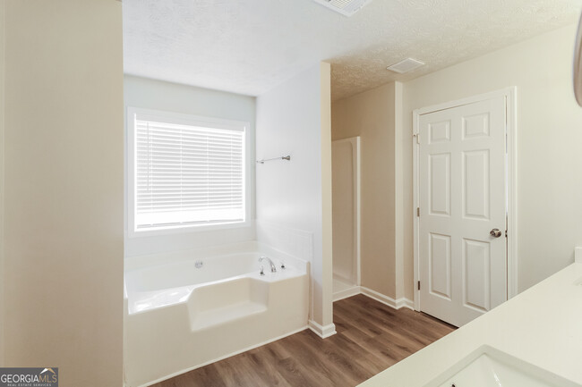 Building Photo - 2372 Benson Ridge