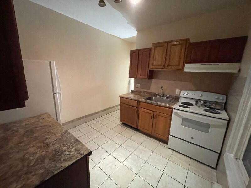 Building Photo - 1110 W Allen St