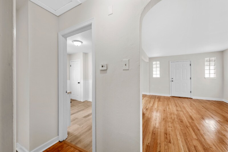 Building Photo - 1256 Grant Dr