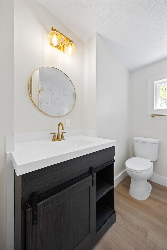 Building Photo - Dream House! Three Bedroom fully Renovated...
