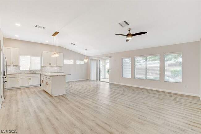 Building Photo - 1979 Joy View Ln