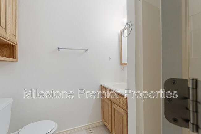 Building Photo - 1021 Rice St