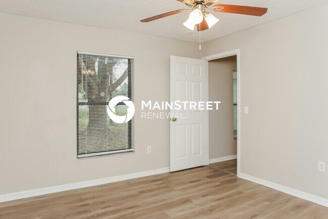 Building Photo - 4 Bedroom Pet-Friendly Home in Palm Bay, F...