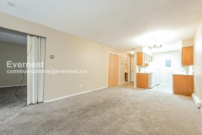 Building Photo - 14892 E Kentucky Dr
