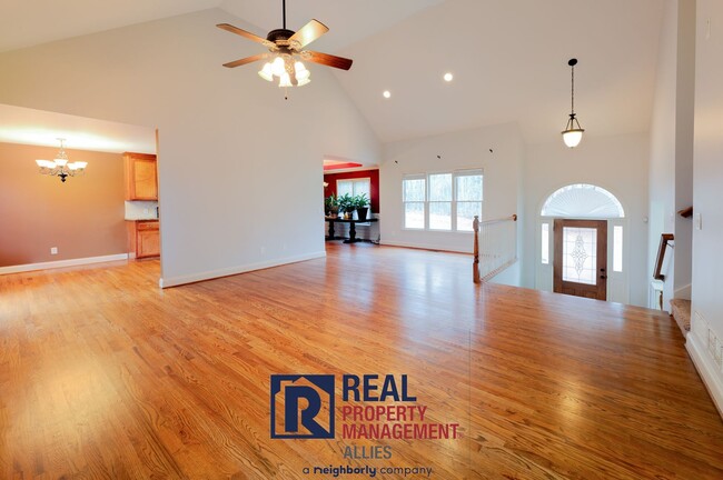 Building Photo - Charming White, GA Home