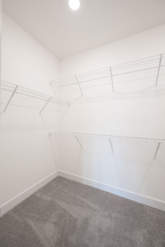 Building Photo - 2022-BUILT BURKITT COMMONS CONDO WALKABLE ...