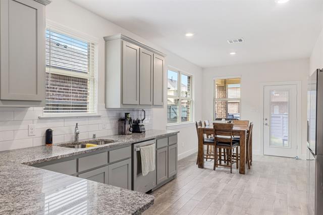 Building Photo - 7028 Windmill St