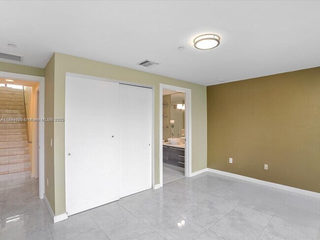 Building Photo - 2950 NE 188th St